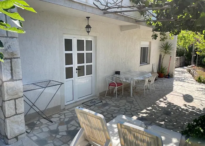 Apartment Vili דירה